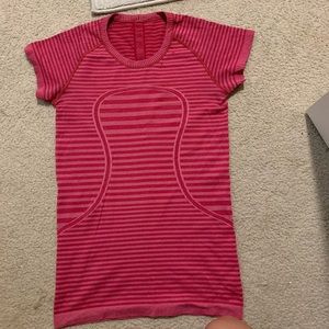💗💗Pink Lululemon swiftly tech shirt-size 6💗💗